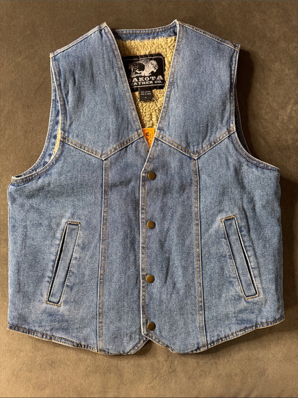 Men’s Blue Denim Vest Dakota Leather Co. MEDIUM Snap Closure Sherpa Lined NWT - Picture 1 of 12